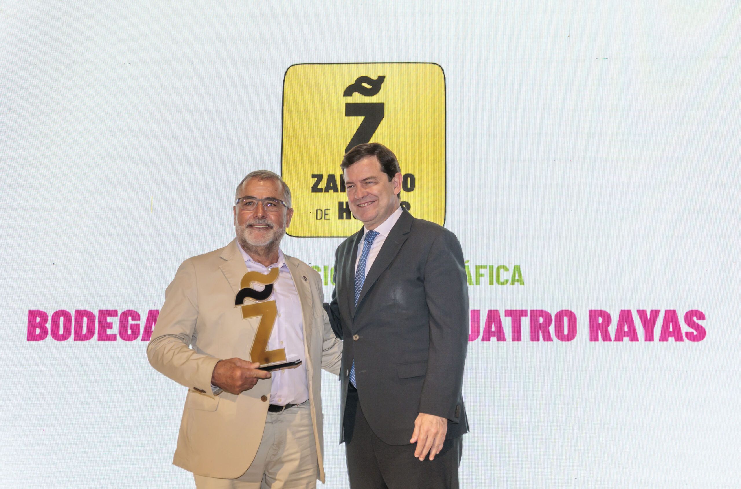 Bodega Cuatro Rayas receives the Zarcillo de Honor 2025 award for ‘Demographic Dynamisation’.